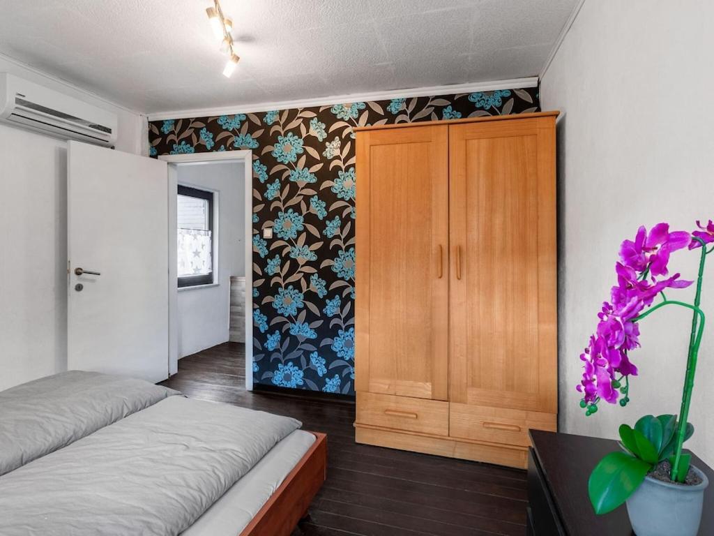 Serene Holiday Home In Nehren With A Beautiful Garden ภายนอก รูปภาพ